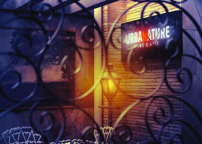 Urbanature Filme & Arte - Comfort Hostel Brooklin